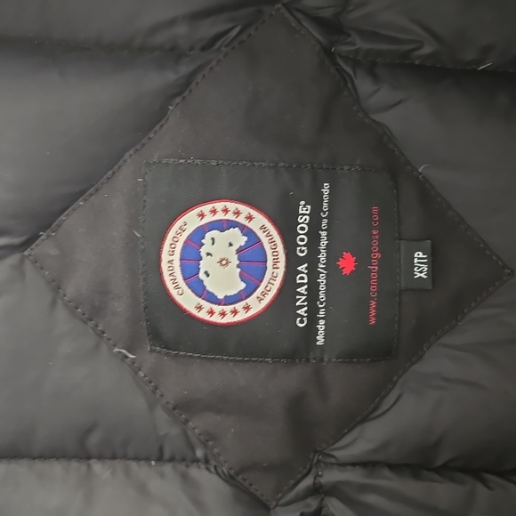 PRICED TO SELL trillium parka - Picture 4 of 11